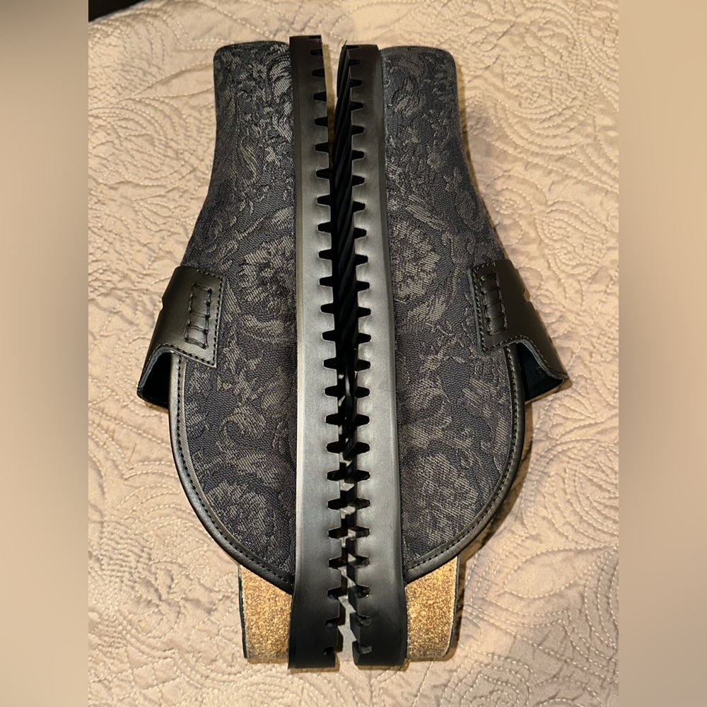 Versace Medusa Head-embellished Barocco-jacquard mules - Picture 8 of 16